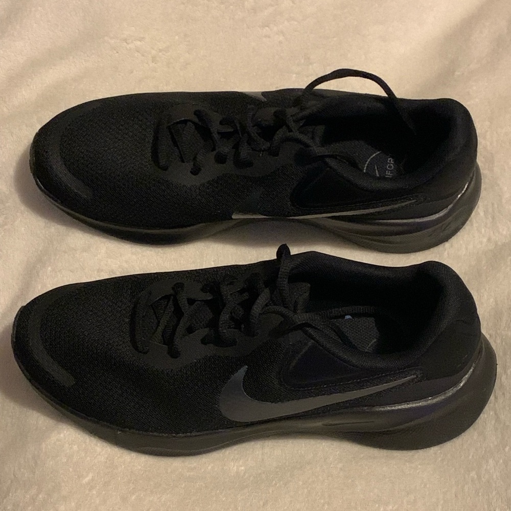NIKE Revolution 7 Black Size 11 Shoes
